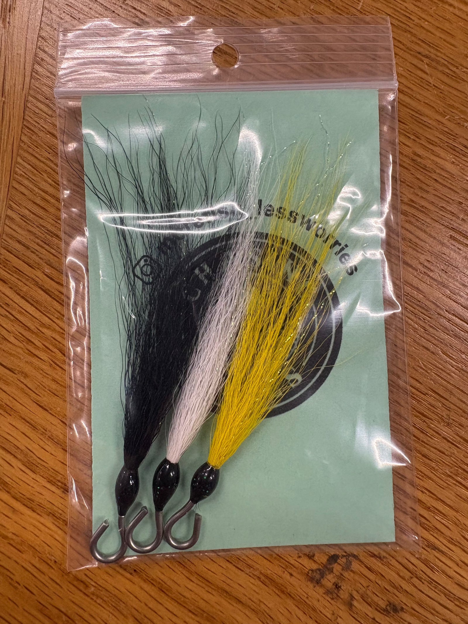 black flag fishing lures Nories Worm F-Escape Twin #123 American crayfish male stimulating the basss instincts Tail Flags - The Saltwater