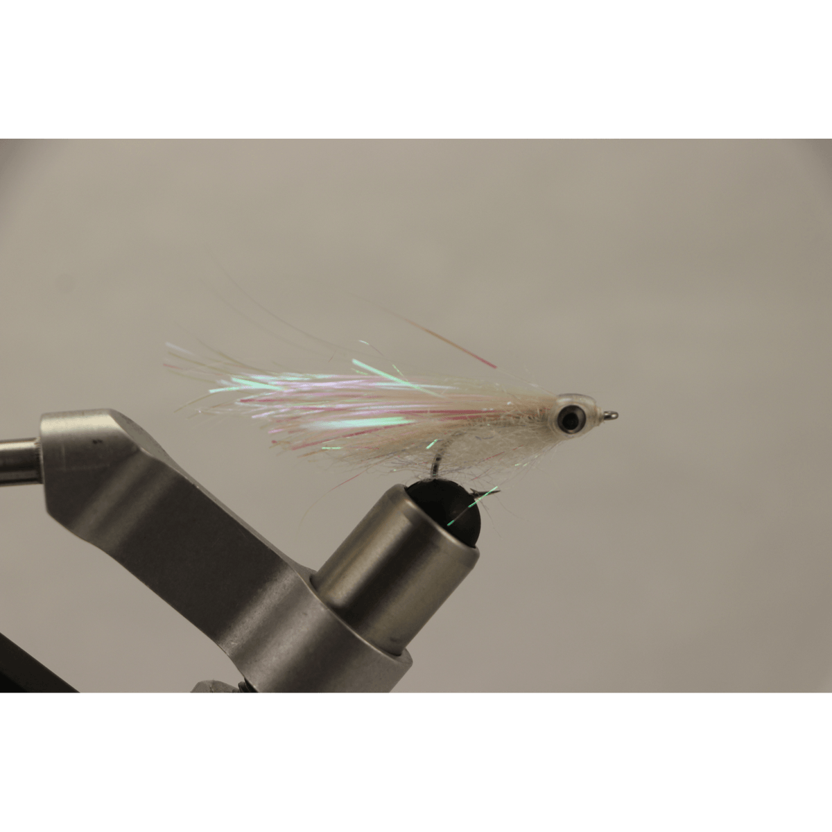 Masked Minnow #04 White/Pearl